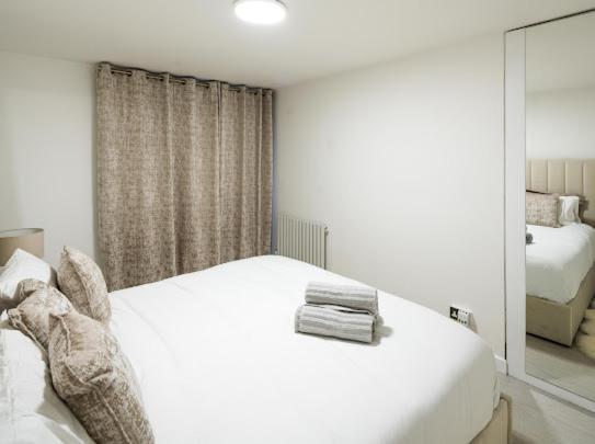 New Modern Hybrid 4 Bedroom 7 Bed 9 Guest Capacity *