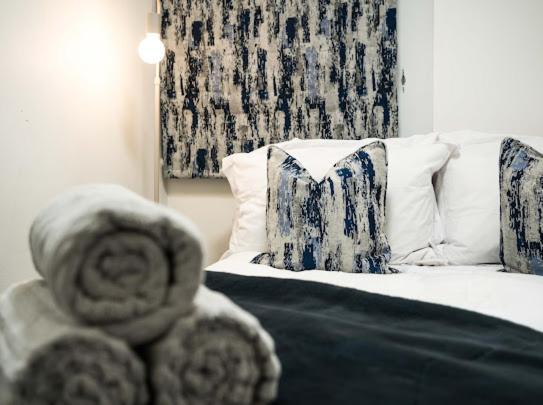 New Modern Hybrid 4 Bedroom 7 Bed 9 Guest Capacity * Londra