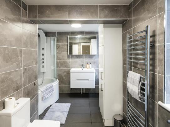 New Modern Hybrid 4 Bedroom 7 Bed 9 Guest Capacity Appartamento