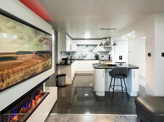 New Modern Hybrid 4 Bedroom 7 Bed 9 Guest Capacity Appartamento *