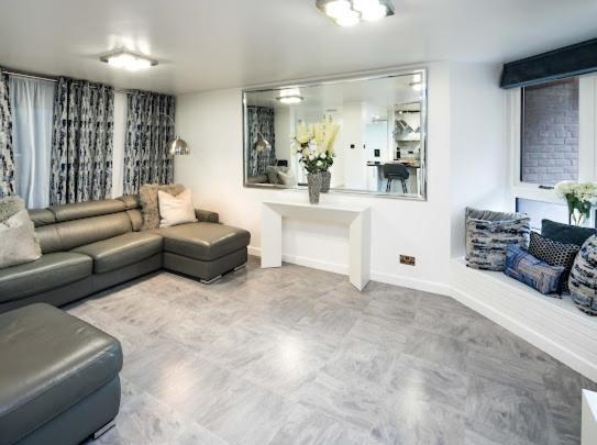 Appartamento New Modern Hybrid 4 Bedroom 7 Bed 9 Guest Capacity